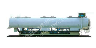 真空定徑機(jī)、牽引裝置、切割裝置